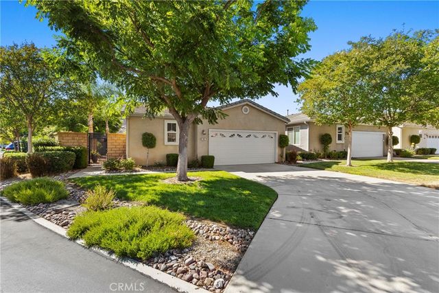196 Four Seasons Boulevard, Hemet, CA 92545