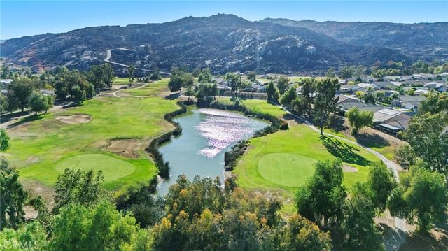 196 Four Seasons Boulevard, Hemet, CA 92545