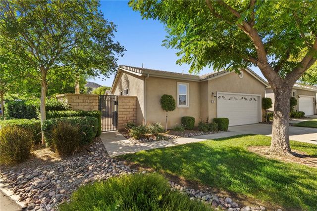 196 Four Seasons Boulevard, Hemet, CA 92545