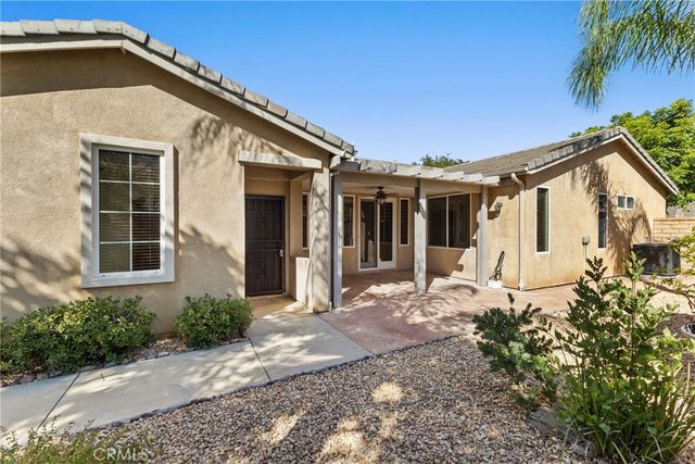 196 Four Seasons Boulevard, Hemet, CA 92545