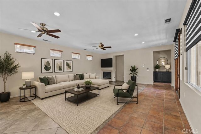 196 Four Seasons Boulevard, Hemet, CA 92545