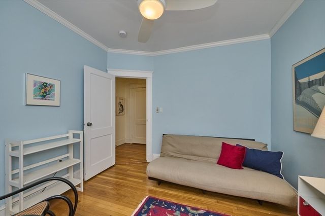 233 Freeman 4, Brookline, MA 02446