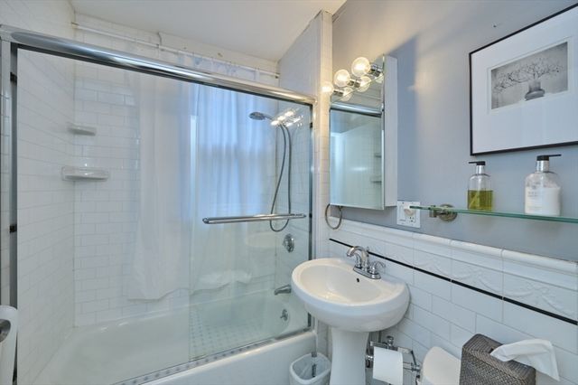 233 Freeman 4, Brookline, MA 02446