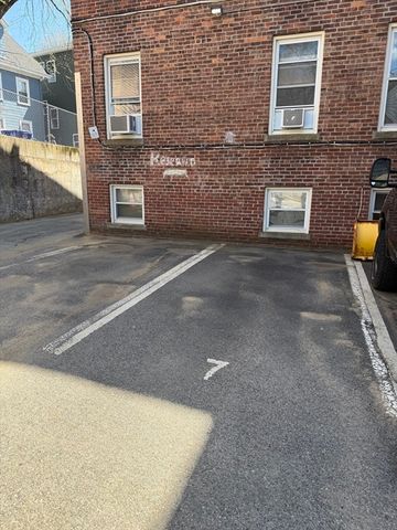 233 Freeman 4, Brookline, MA 02446