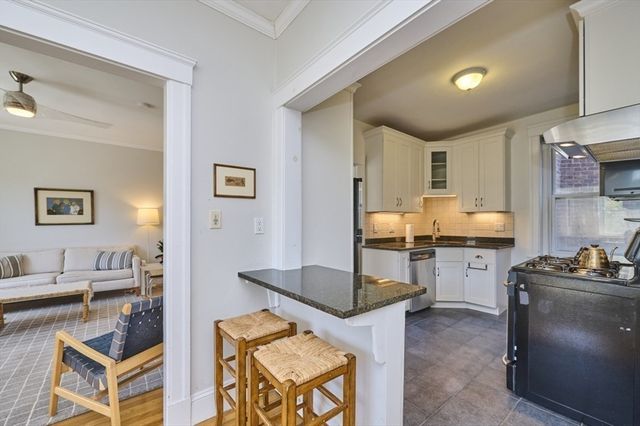 233 Freeman 4, Brookline, MA 02446