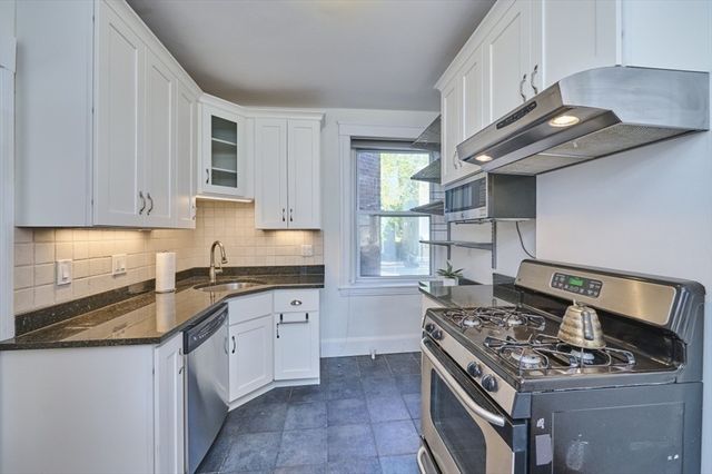 233 Freeman 4, Brookline, MA 02446