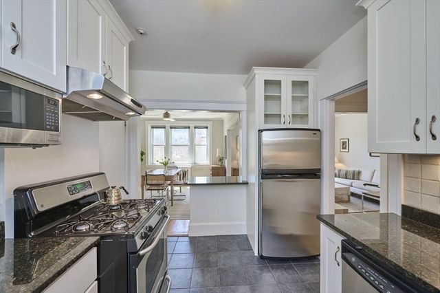 233 Freeman 4, Brookline, MA 02446