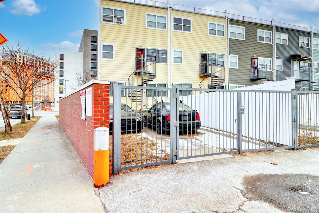 639 Vandalia Avenue, Brooklyn, NY 11239 — photo 3