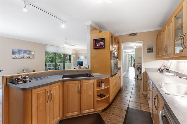 1719 NW 23RD AVENUE 3E, Gainesville, FL 32605