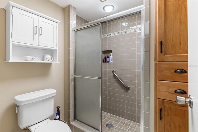 1719 NW 23RD AVENUE 3E, Gainesville, FL 32605