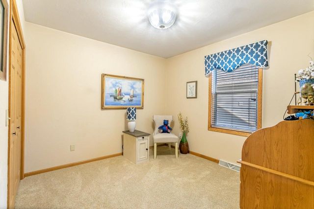 20 SPENCER VILLAGE COURT, Appleton, WI 54914