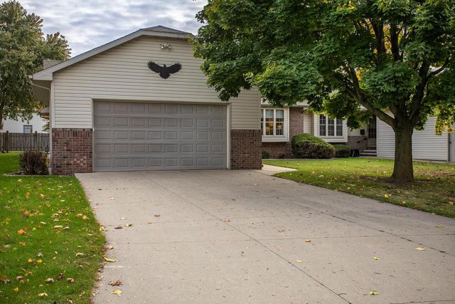 20 SPENCER VILLAGE COURT, Appleton, WI 54914