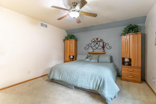 20 SPENCER VILLAGE COURT, Appleton, WI 54914