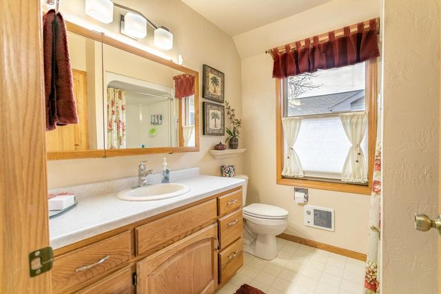 20 SPENCER VILLAGE COURT, Appleton, WI 54914