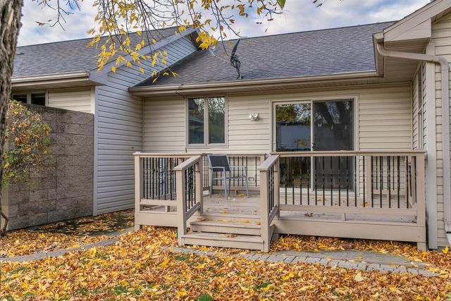 20 SPENCER VILLAGE COURT, Appleton, WI 54914