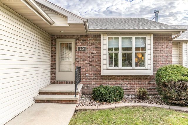 20 SPENCER VILLAGE COURT, Appleton, WI 54914