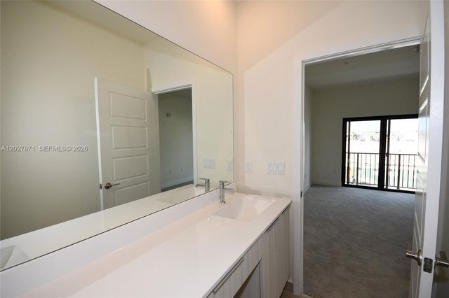 4700 NW 84th Avenue 18, Doral, FL 33166