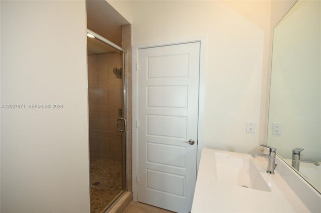 4700 NW 84th Avenue 18, Doral, FL 33166