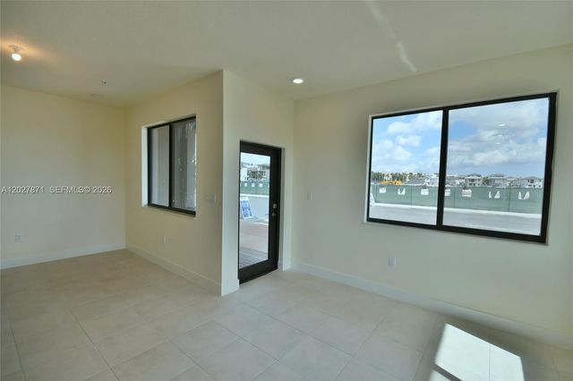 4700 NW 84th Avenue 18, Doral, FL 33166
