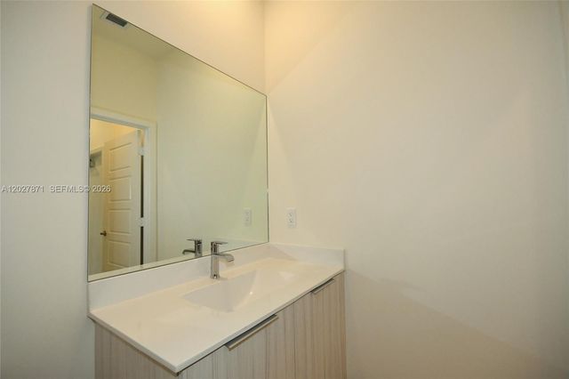4700 NW 84th Avenue 18, Doral, FL 33166