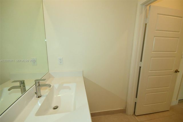 4700 NW 84th Avenue 18, Doral, FL 33166
