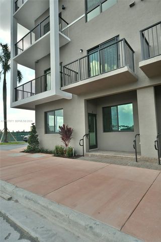 4700 NW 84th Avenue 18, Doral, FL 33166