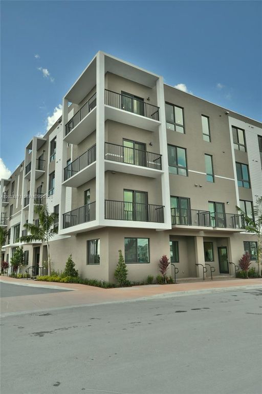 4700 NW 84th Avenue 18, Doral, FL 33166