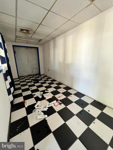 416 W BROAD ST, Paulsboro, NJ 08066
