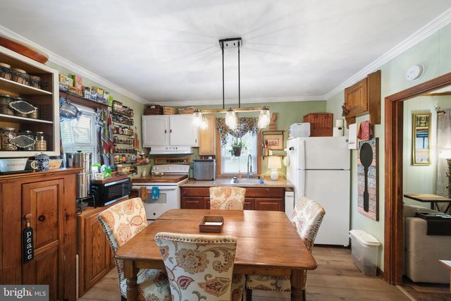 1253 MULBERRY RD, Farnham, VA 22460