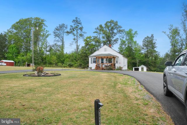 1253 MULBERRY RD, Farnham, VA 22460