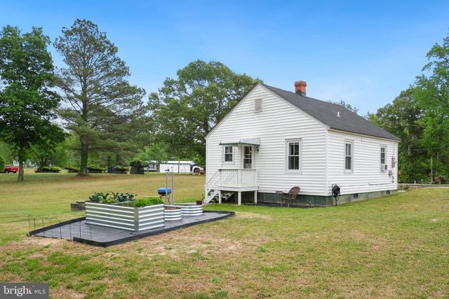 1253 MULBERRY RD, Farnham, VA 22460