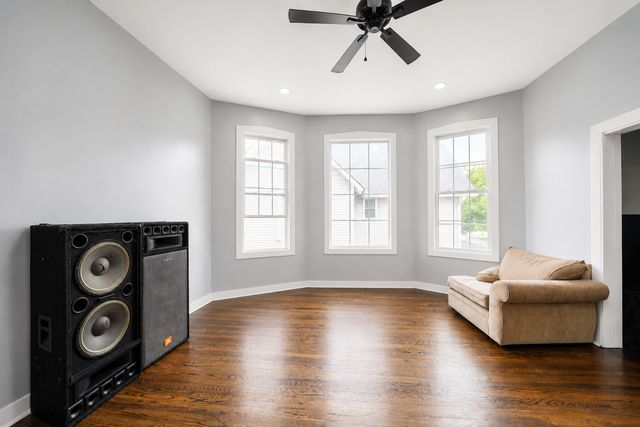 321 N Long Avenue, Chicago, IL 60644