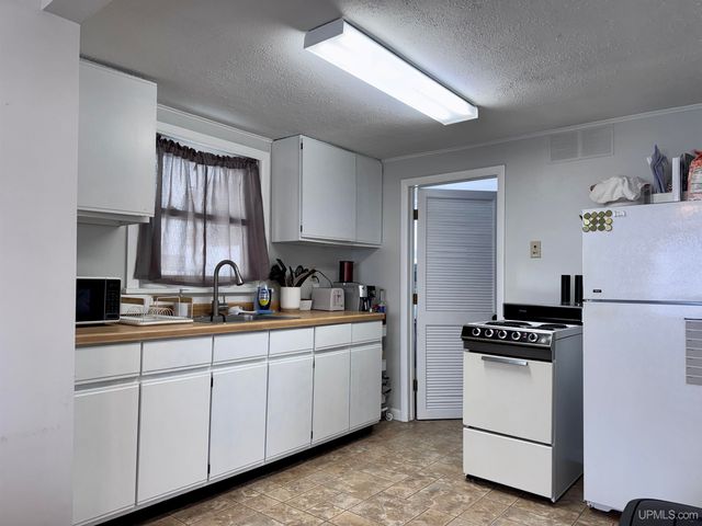 1001 Prospect Street, Hancock, MI 49930