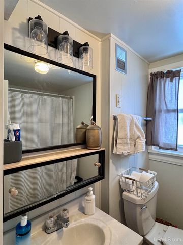 1001 Prospect Street, Hancock, MI 49930