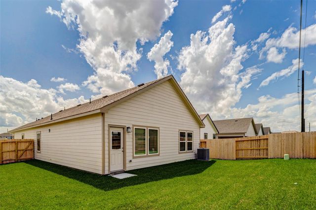 6475 Escondido Drive, Rosharon, TX 77583