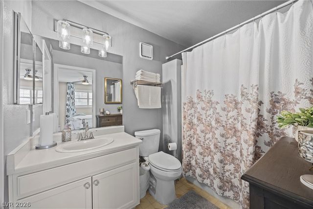 8212 Diamond Star Court, Las Vegas, NV 89145