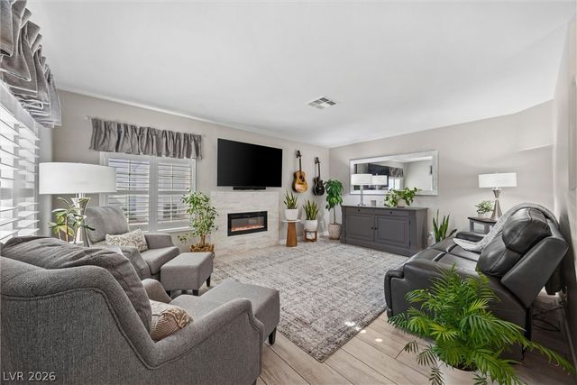 8212 Diamond Star Court, Las Vegas, NV 89145