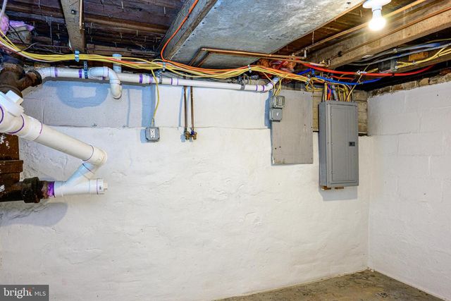 93 PENNSYLVANIA AVE, Coatesville, PA 19320