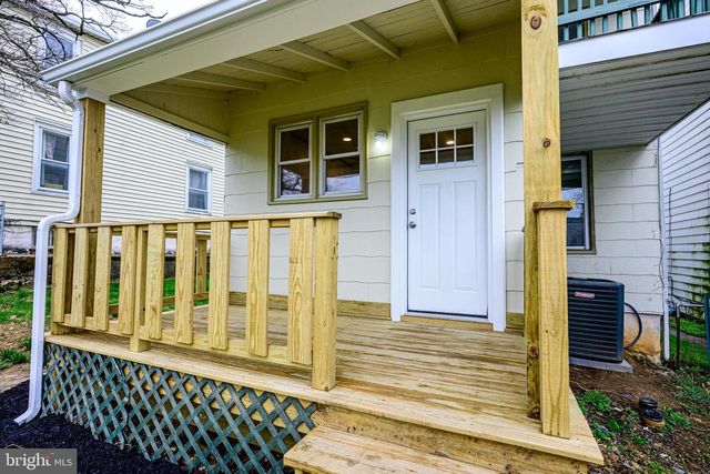 93 PENNSYLVANIA AVE, Coatesville, PA 19320