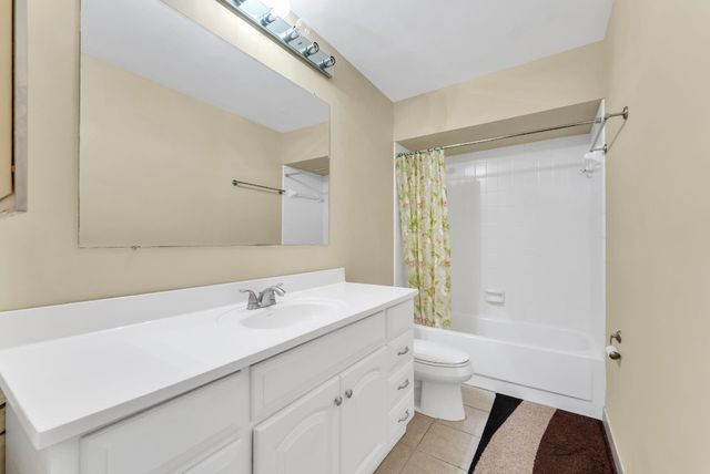 3020 NE 16th Avenue 105, Oakland Park, FL 33334