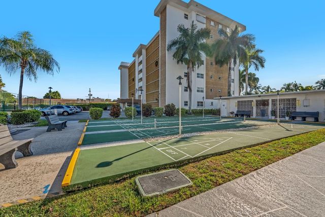 3020 NE 16th Avenue 105, Oakland Park, FL 33334