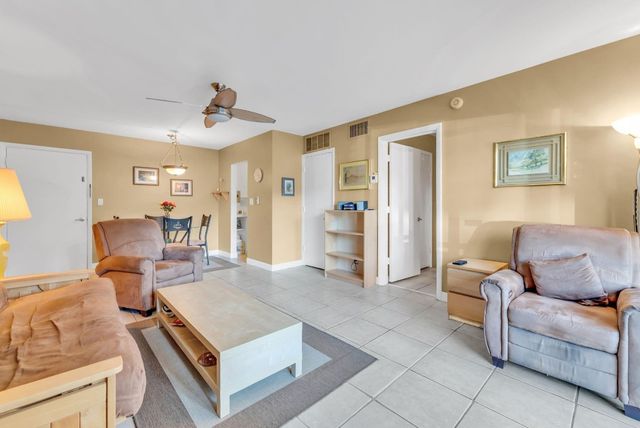 3020 NE 16th Avenue 105, Oakland Park, FL 33334