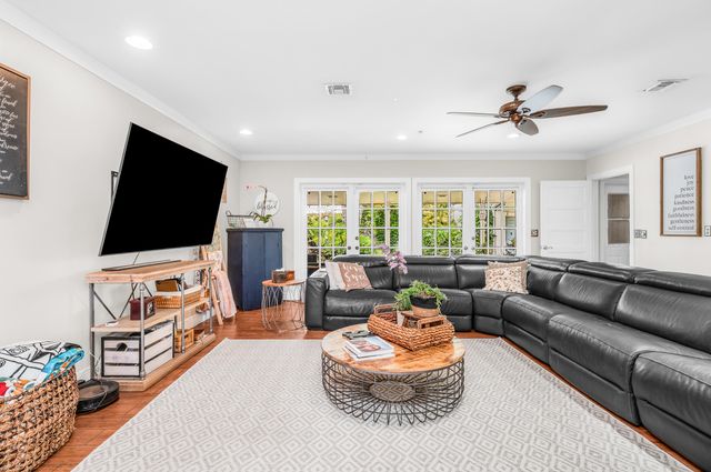 4734 Jefferson Street, Hollywood, FL 33021
