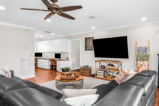 4734 Jefferson Street, Hollywood, FL 33021