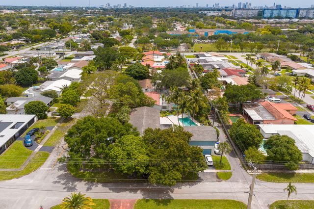 4734 Jefferson Street, Hollywood, FL 33021