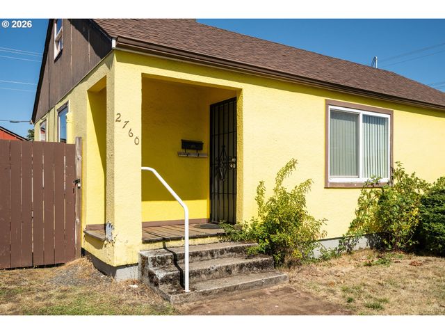 2760 E St, Springfield, OR 97477
