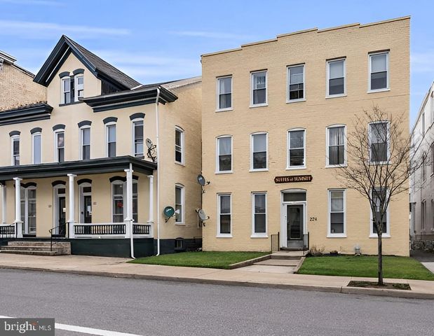 220-226 SUMMIT AVE, Hagerstown, MD 21740