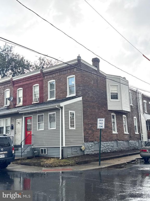111 E 24TH STREET, WILMINGTON, DE 19802 — exterior