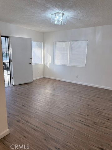 6851 Agnes Avenue 2, North Hollywood, CA 91605