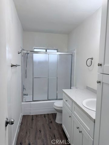 6851 Agnes Avenue 2, North Hollywood, CA 91605